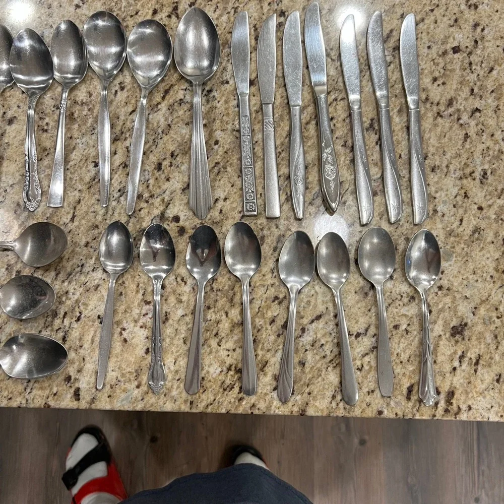 Mixed Stainless Steel Flatware Lot 27pc Assorted Spoons and Knives‎ Replacement